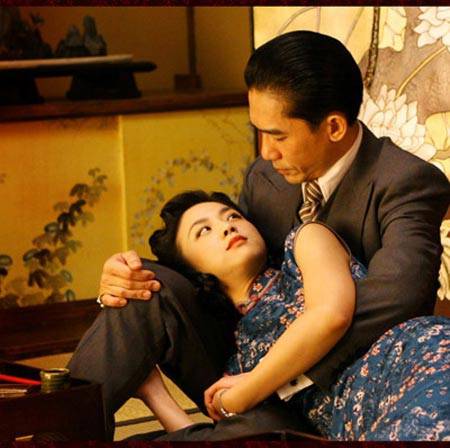 梁朝伟汤唯床戏疑真做 网友惊呼 有套