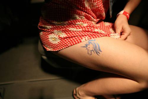 女性自慰的姿势与方法 女性自慰图片