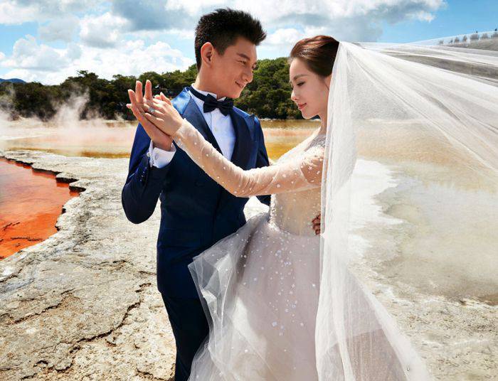 刘诗诗吴奇隆婚纱照曝光 搞怪甜蜜唯美十足