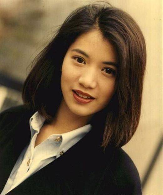 张智霖袁咏仪台前秀恩爱 据说是假的