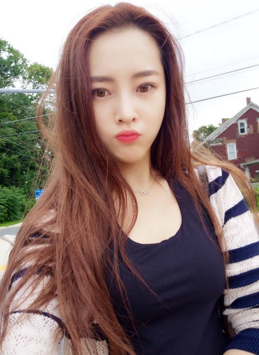 台湾校花萧亦瑄网络走红 爆曾遭遇开价30万包养