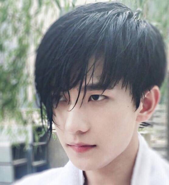 张起灵身世之谜 他与吴邪什么关系何来十年之约