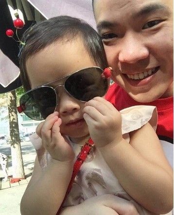 黄奕黄毅清疑和好 黄奕晒前夫和女儿温馨照