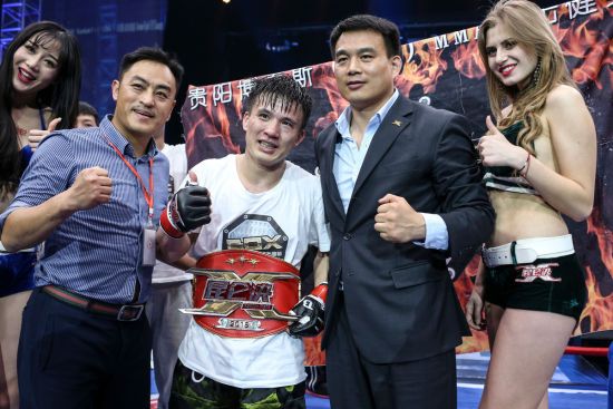 昆仑决张美煊获金腰带 张美煊向女友求婚现场曝光