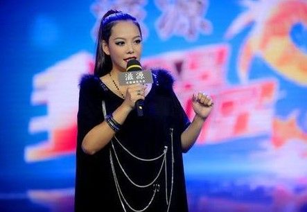 张惠春右手有纹身吗 张惠春个人资料简介