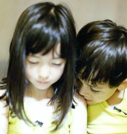 夏天被诺一轻吻肩膀 诺一夏天系鞋带