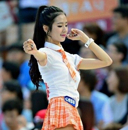 韩国棒球女神朴姬兰酷似刘亦菲 朴姬兰简介资料