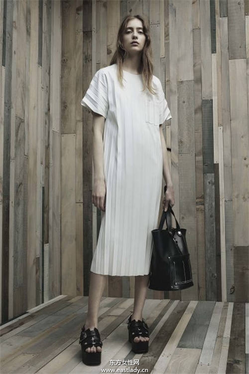 2016年春夏女装发布 以度假风为主题