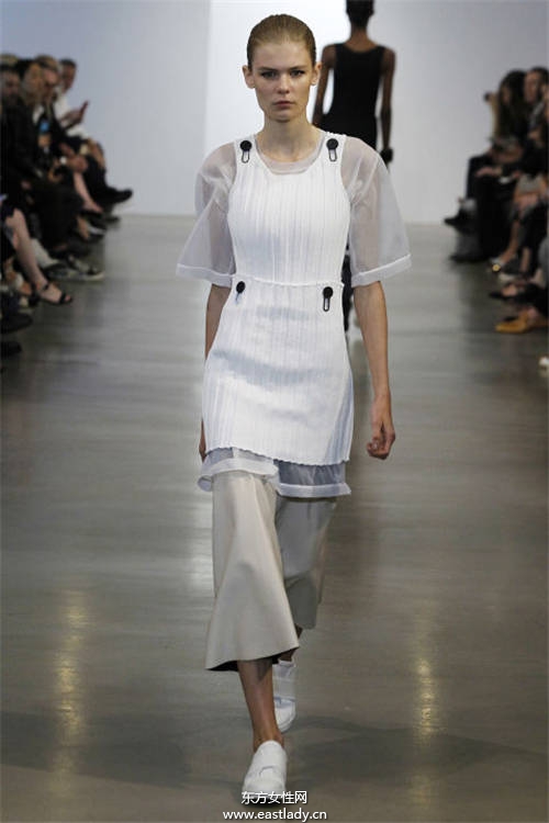 2016年春夏女装发布 以度假风为主题