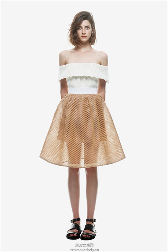 满足每个人的红毯梦  Self Portrait 推浪漫唯美平