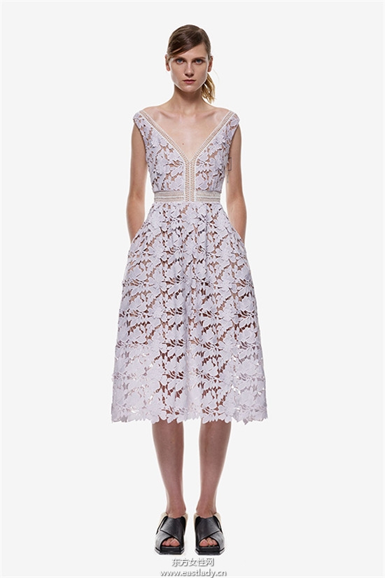 满足每个人的红毯梦  Self Portrait 推浪漫唯美平