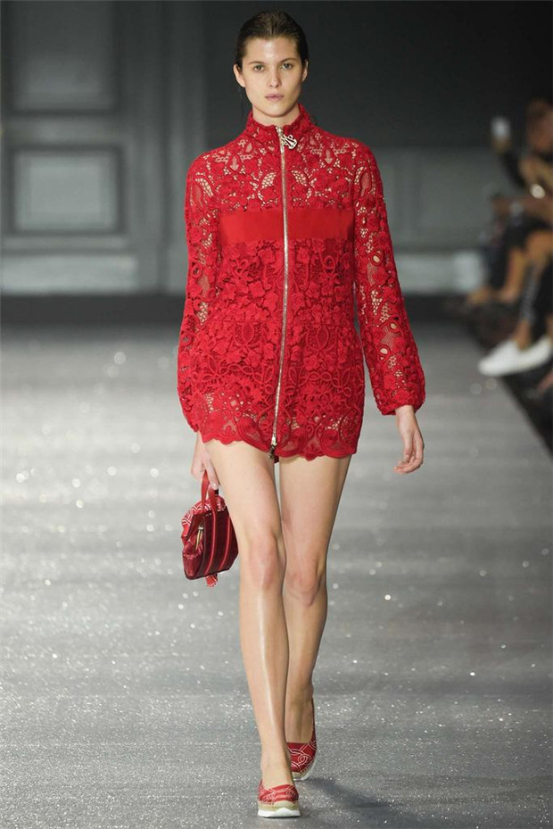 Moncler Gamme Rouge 2015春夏女装流行发布
