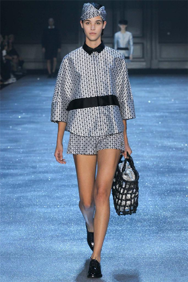 Moncler Gamme Rouge 2015春夏女装流行发布