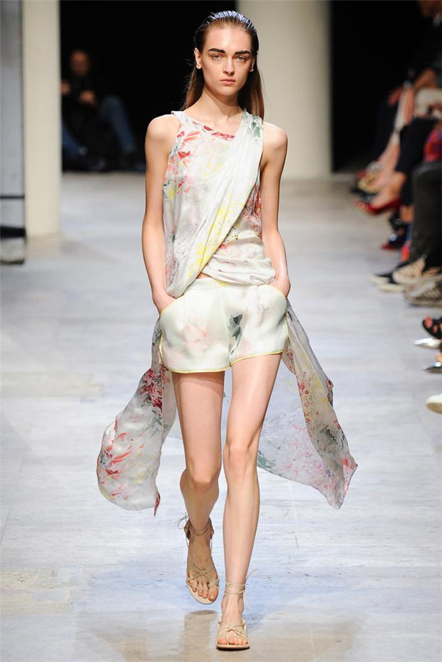 Leonard 2015春夏女装流行发布