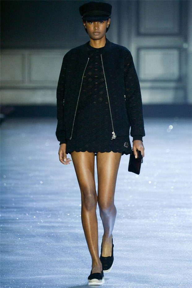 Moncler Gamme Rouge 2015春夏女装流行发布