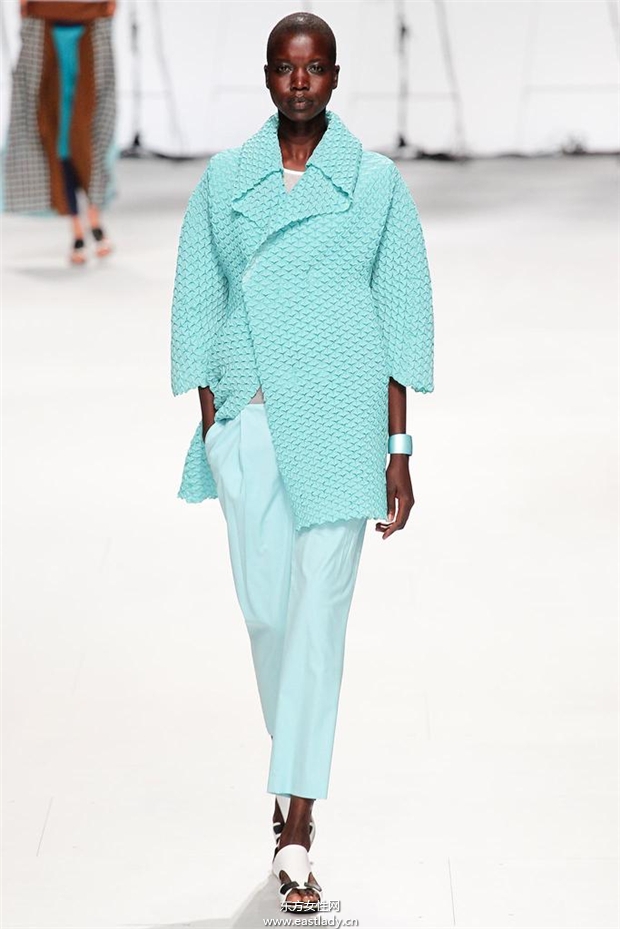 Issey Miyake 2015春夏女装流行发布