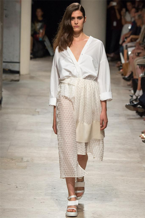 Maxime Simoens 2015春夏女装流行发布