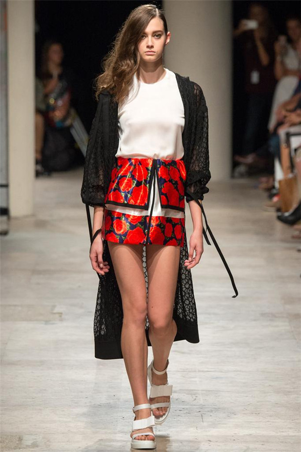 Maxime Simoens 2015春夏女装流行发布