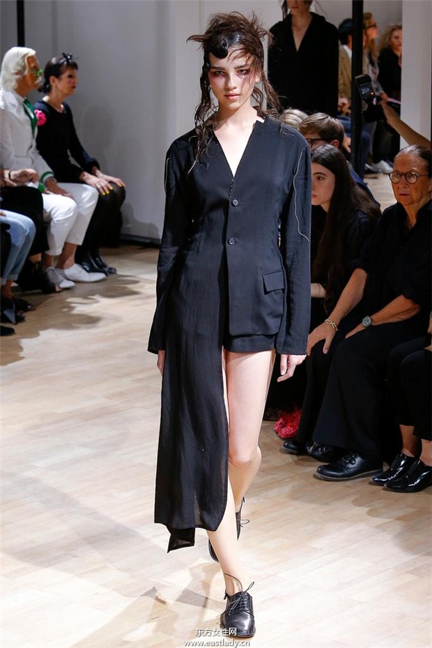 Yohji Yamamoto 2015春夏女装流行发布