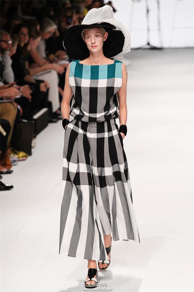 Issey Miyake 2015春夏女装流行发布