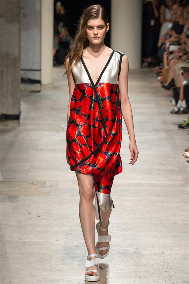 Maxime Simoens 2015春夏女装流行发布