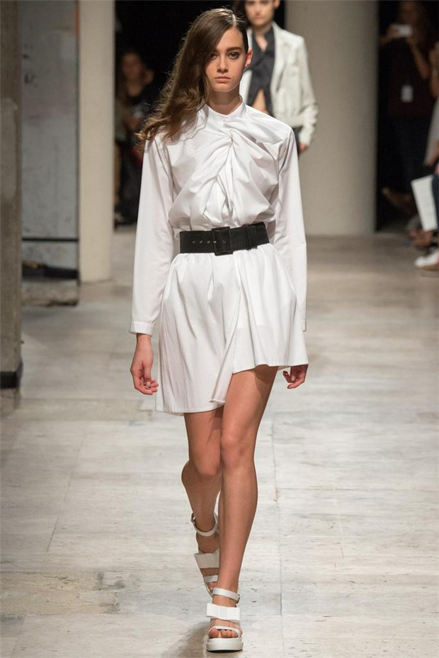 Maxime Simoens 2015春夏女装流行发布