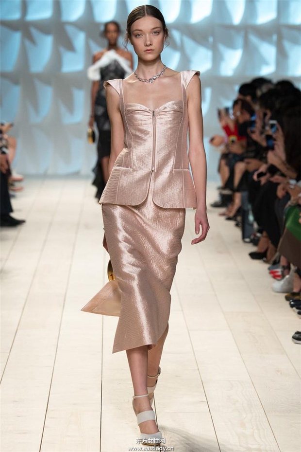 Nina Ricci 2015春夏女装流行发布