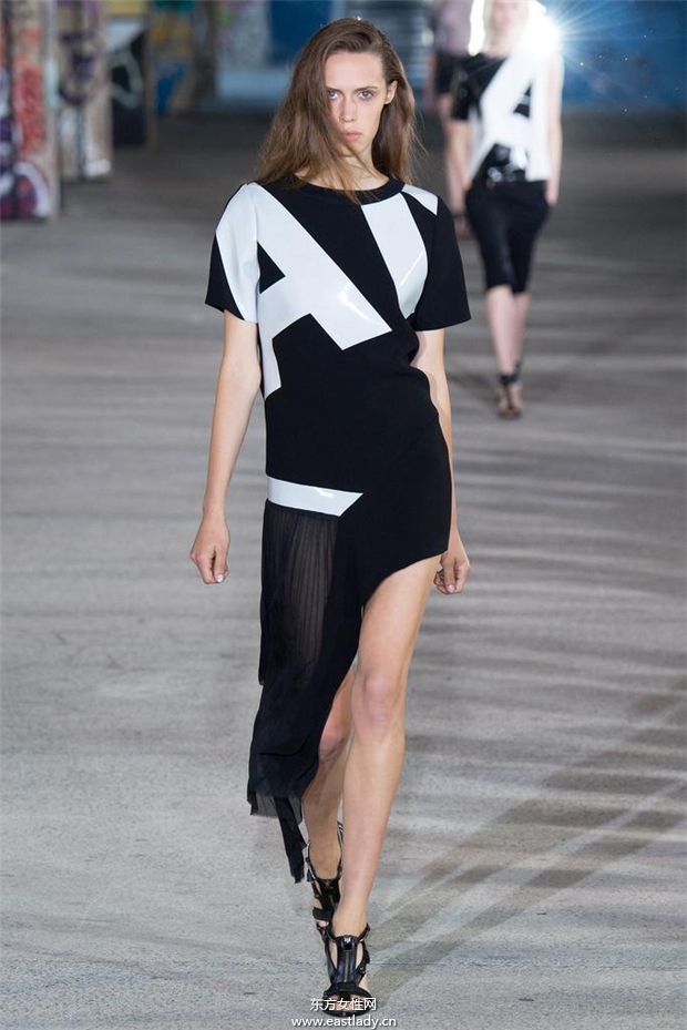 Anthony Vaccarello 2015春夏女装流行发布