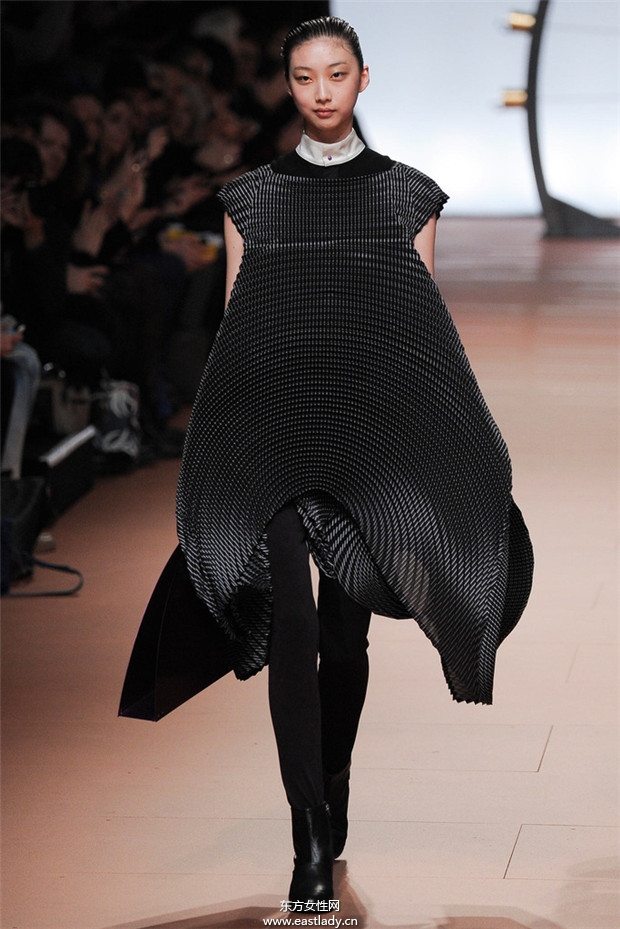 Issey Miyake巴黎时装周2014秋冬新品发布