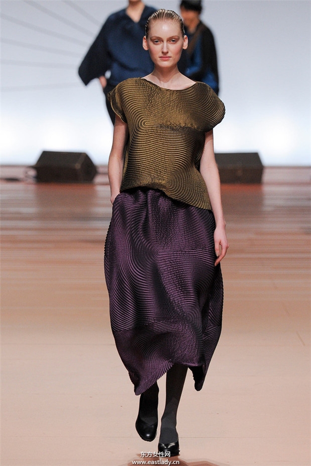 Issey Miyake巴黎时装周2014秋冬新品发布