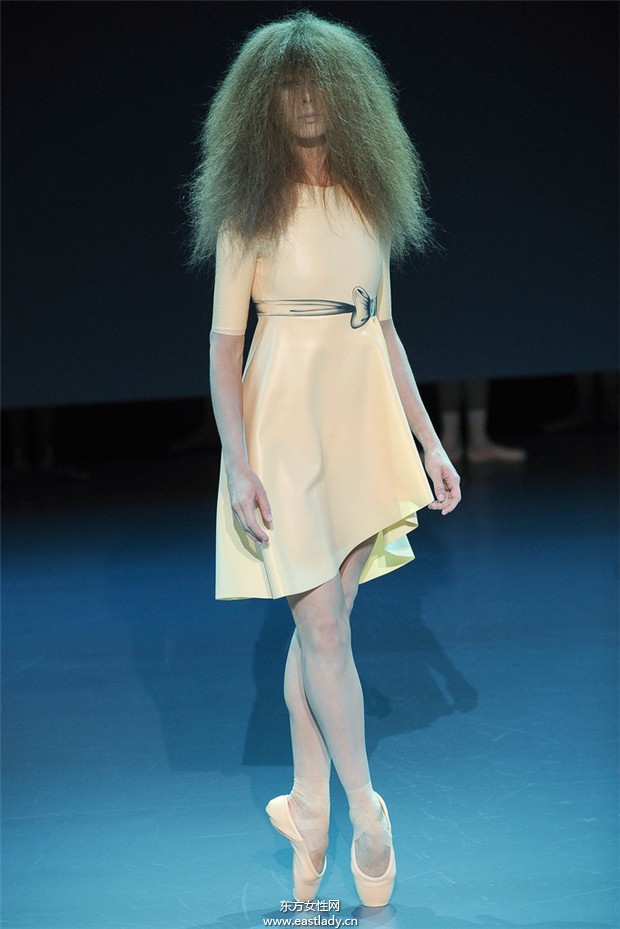 Viktor & Rolf 2014巴黎春夏高级定制时装秀