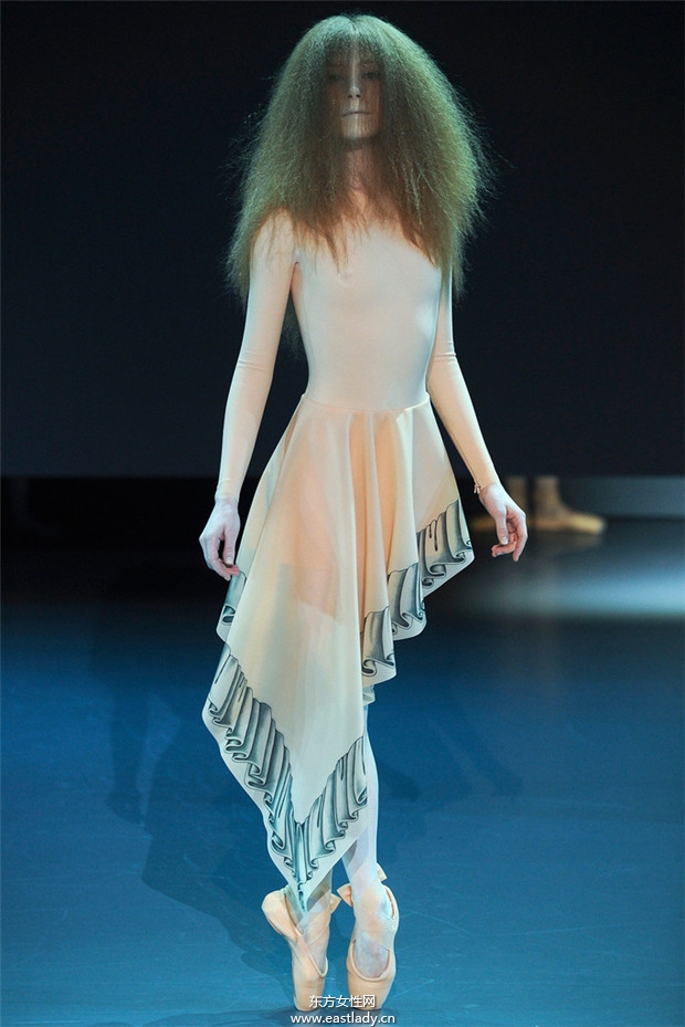 Viktor & Rolf 2014巴黎春夏高级定制时装秀