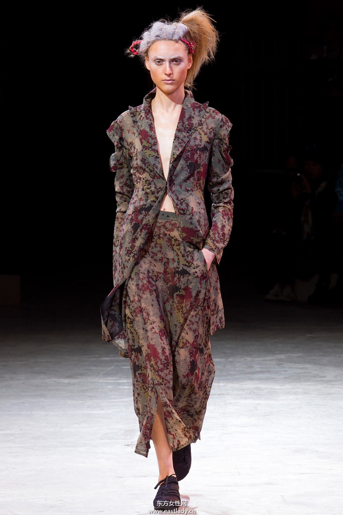 Yohji Yamamoto(山本耀司)2014春夏流行服饰时尚大片