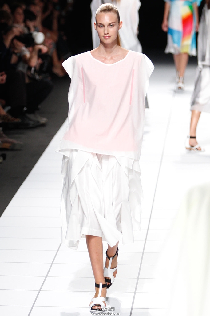 Issey Miyake(三宅一生)2014春夏流行服饰时尚大片