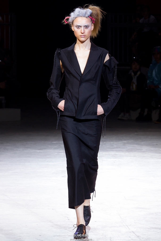 Yohji Yamamoto(山本耀司)2014春夏流行服饰时尚大片