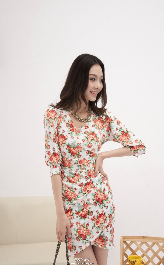 早春包臀碎花连衣裙视觉高雅气息无人能挡