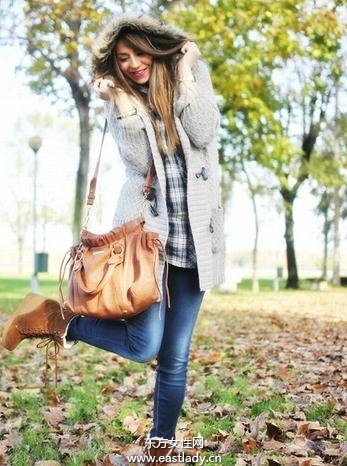 经典款式针织衣穿出休闲味道又不庸俗