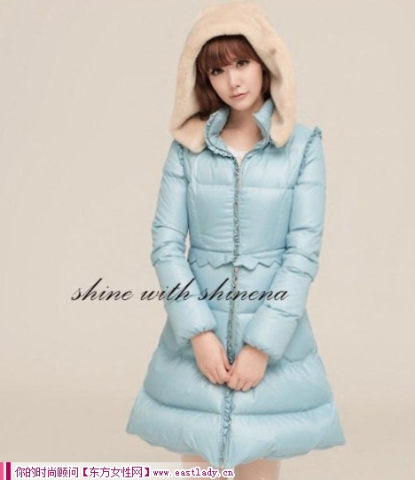 2012冬装新款羽绒服 冬天的精灵羽绒的温暖