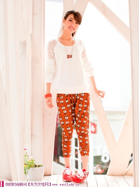 新款蕾丝卫衣 简单设计突出个性使然