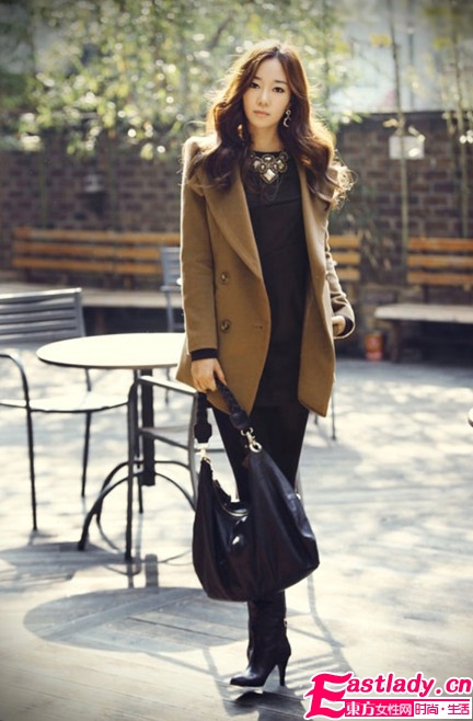 2012秋冬新款韩版双排扣立领呢子大衣 简约而不失大气