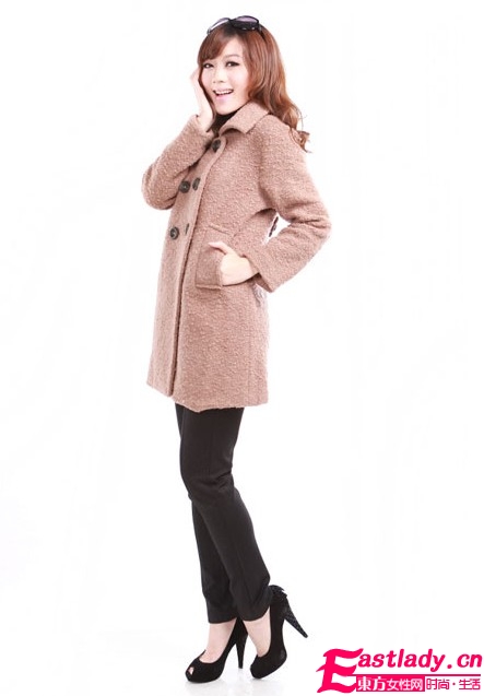 秋冬新款双排扣纯色毛呢大衣 保暖美丽两不误