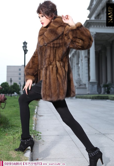 NAMP奈朴2012秋装貂皮大衣 穿出奢华大气的女王范