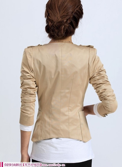 小西服也能穿出温柔恬淡的感觉