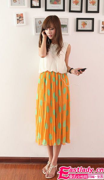 波点背心雪纺连衣裙 俏丽圆点女生最爱