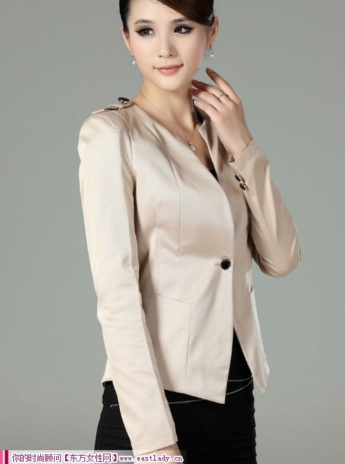 小西服也能穿出温柔恬淡的感觉