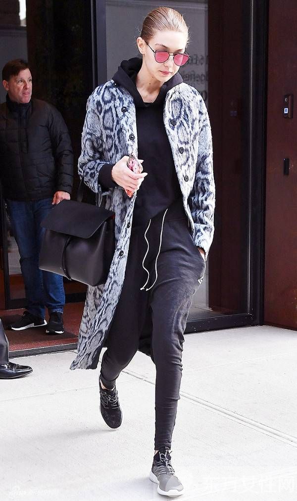 肯豆Gigi仅靠这8件单品就走在潮流最前线