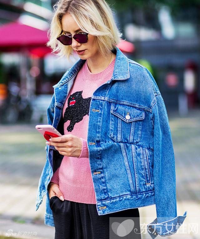 牛仔夹克这样穿超有范 不信你看大幂幂