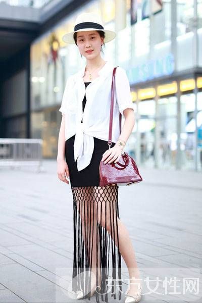 成都美女潮搭街拍秀 潮味十足的时尚焦点