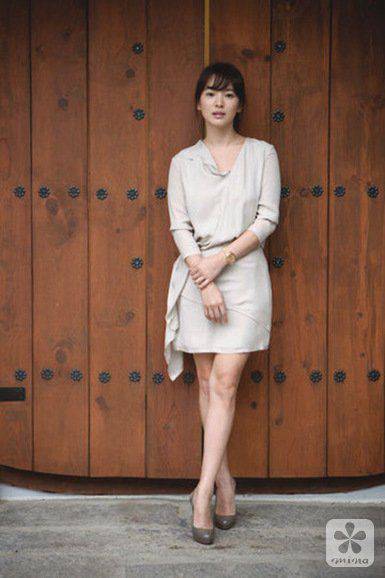 既然美不过宋慧乔 就学她的氧气穿搭法吧