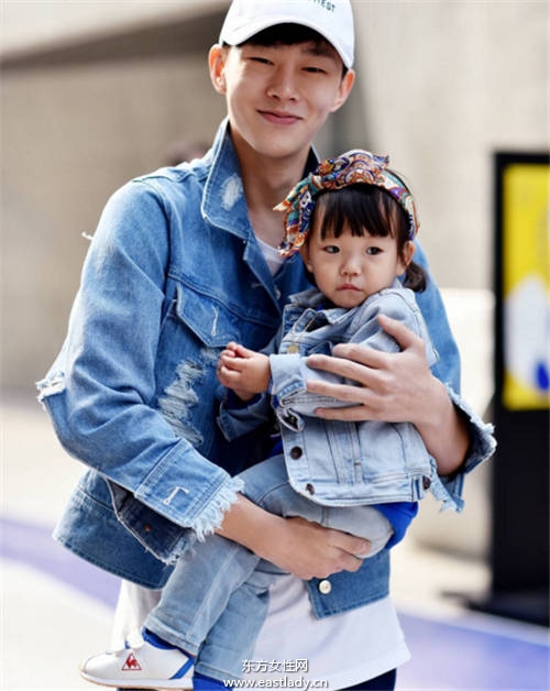 晒时尚不够 首尔时装周潮人晒娃成风